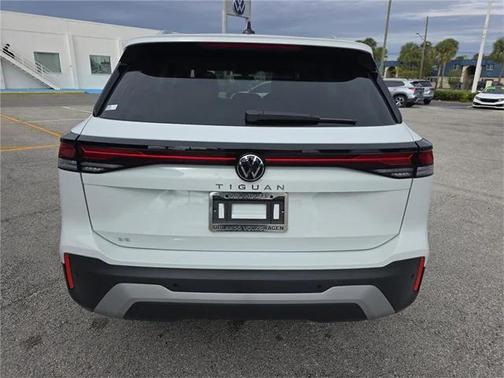 2026 Volkswagen Tiguan 2.0T SE
