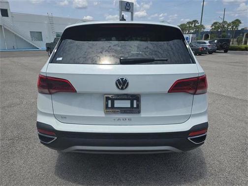 2024 Volkswagen Taos SE