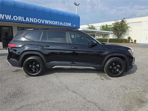 2025 Volkswagen Atlas 2.0T Peak Edition