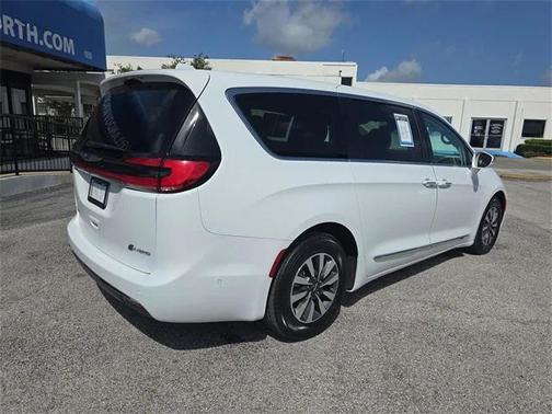 2022 Chrysler Pacifica Hybrid Limited