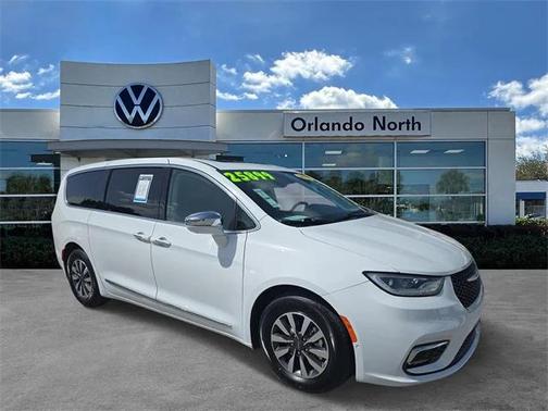 2022 Chrysler Pacifica Hybrid Limited