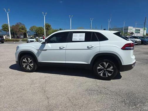 2024 Volkswagen Atlas Cross Sport 2.0T SE