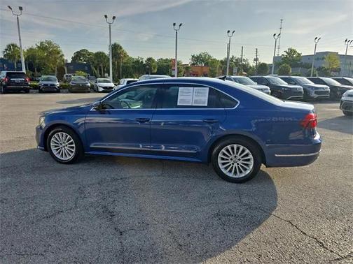 2017 Volkswagen Passat 1.8T SE