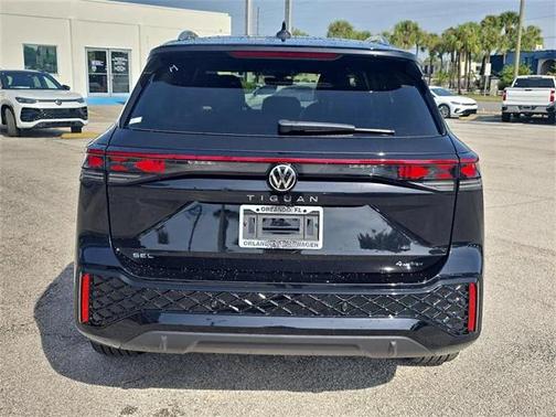 2025 Volkswagen Tiguan 2.0T SEL R-Line 4MOTION