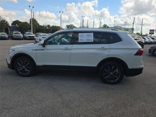 Opal White Pearl 2023 Volkswagen Tiguan 2.0T SE