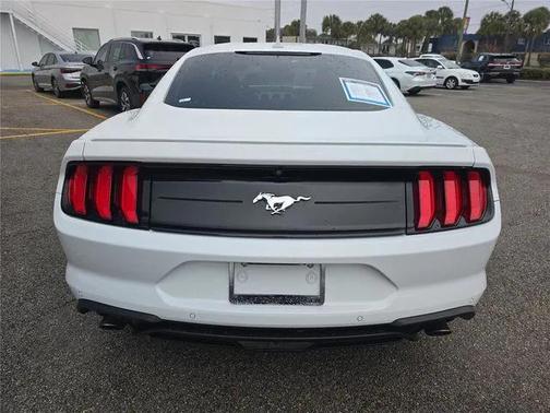 2020 Ford Mustang EcoBoost