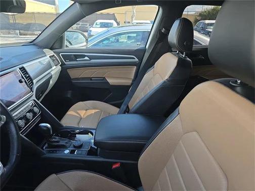 2022 Volkswagen Atlas Cross Sport 3.6L V6 SEL Premium R-Line