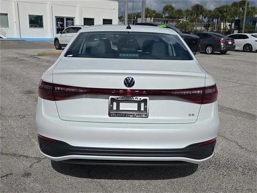 2025 Volkswagen Jetta 1.5T SE