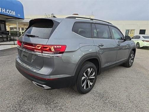 2025 Volkswagen Atlas 2.0T SE