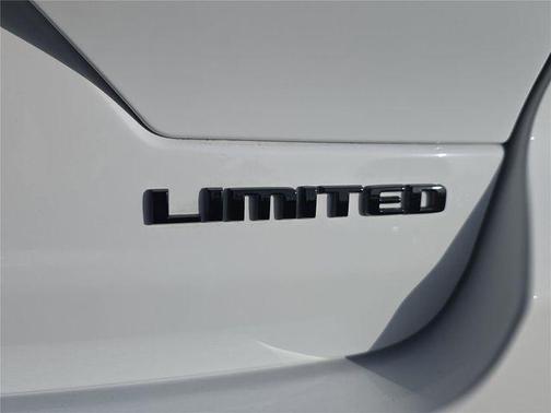 Bright White Clearcoat 2025 Jeep Grand Cherokee Limited