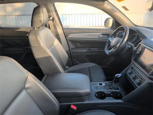 2020 Volkswagen Atlas Cross Sport 2.0T SE