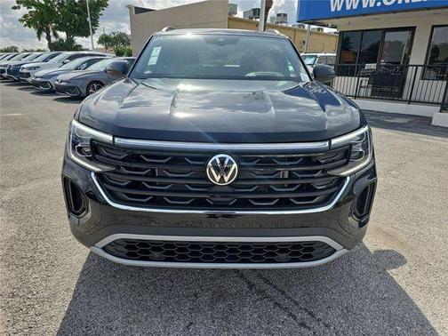 deep black pearl 2026 Volkswagen Atlas Cross Sport 2.0T SEL