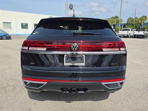 deep black pearl 2026 Volkswagen Atlas Cross Sport 2.0T SEL