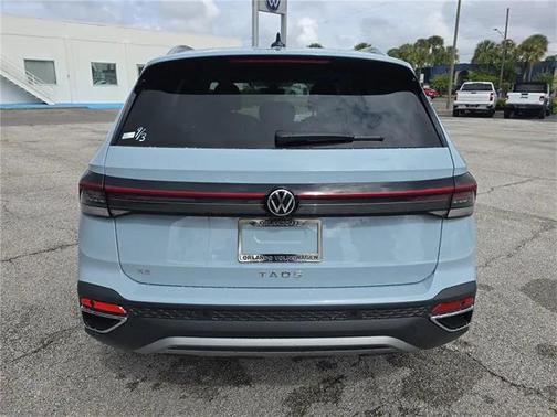 2025 Volkswagen Taos 1.5T SE