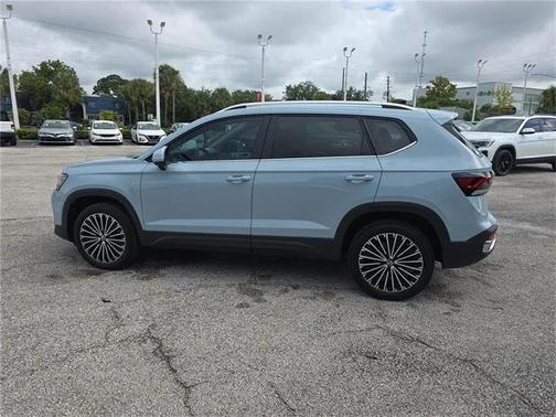 2025 Volkswagen Taos 1.5T SE