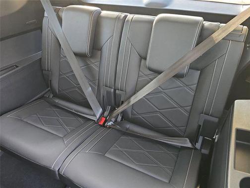 2025 Volkswagen Atlas 2.0T SE