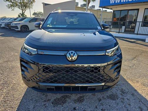 deep black pearl 2026 Volkswagen Tiguan 2.0T SE R-Line Black