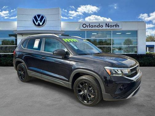 Deep Black Pearl 2023 Volkswagen Taos 1.5T SE