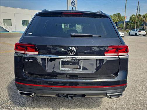 Deep Black 2023 Volkswagen Atlas 3.6L SE w/Technology