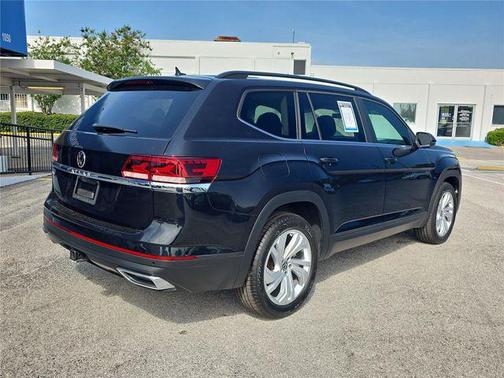 Deep Black 2023 Volkswagen Atlas 3.6L SE w/Technology
