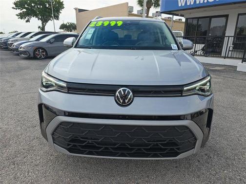 Pyrite Silver Metallic 2025 Volkswagen Taos 1.5T SE