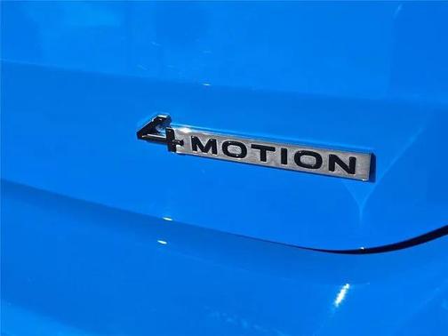 2025 Volkswagen Taos 1.5T SE Black