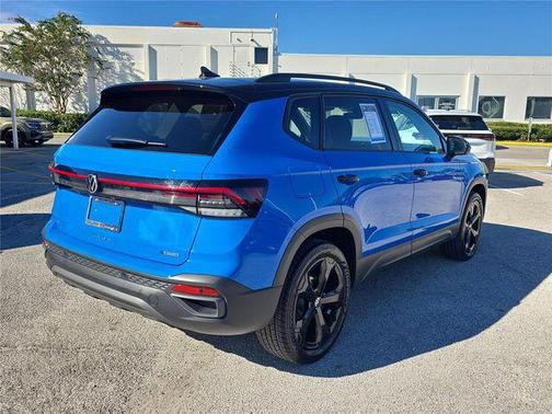 2025 Volkswagen Taos 1.5T SE Black