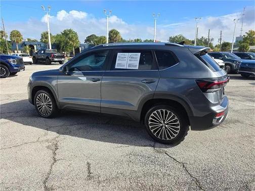 2025 Volkswagen Taos 1.5T SE