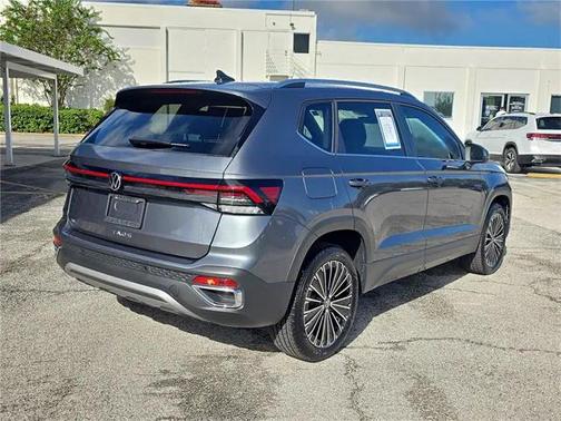 2025 Volkswagen Taos 1.5T SE