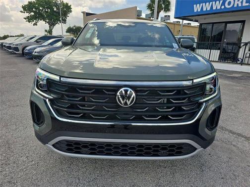 avocado green pearl 2026 Volkswagen Atlas Cross Sport 2.0T SE w/Technology