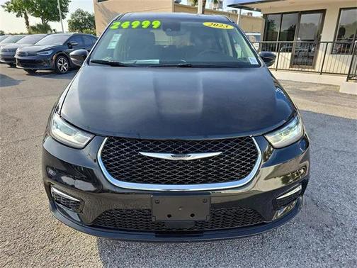 2023 Chrysler Pacifica Hybrid Touring L