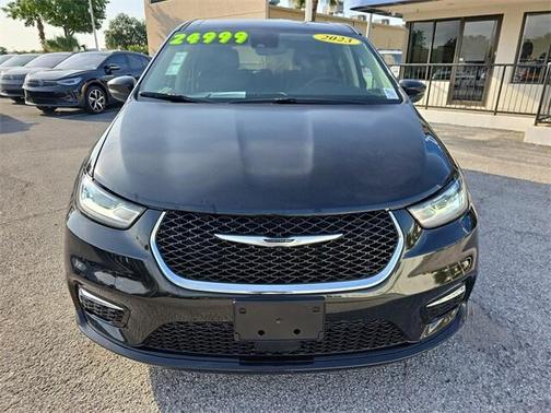 2023 Chrysler Pacifica Hybrid Touring L