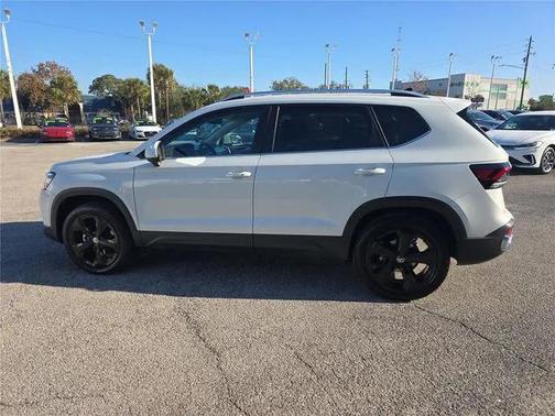 2025 Volkswagen Taos 1.5T SEL