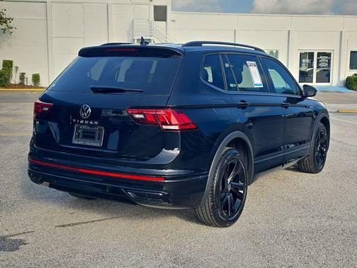 Deep Black 2023 Volkswagen Tiguan 2.0T SE R-Line Black