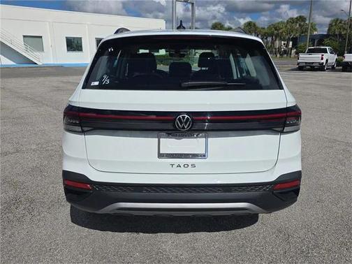 2025 Volkswagen Taos 1.5T S