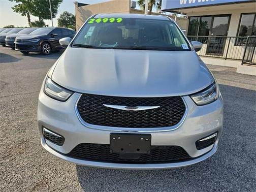 2023 Chrysler Pacifica Hybrid Touring L