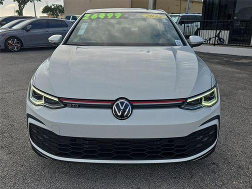White Pearl 2022 Volkswagen Golf GTI 2.0T SE DSG