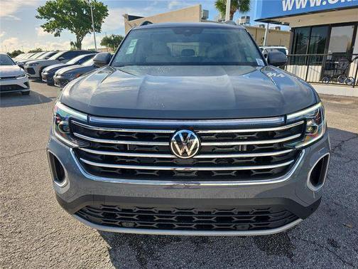 pure gray 2026 Volkswagen Atlas 2.0T SE w/Technology
