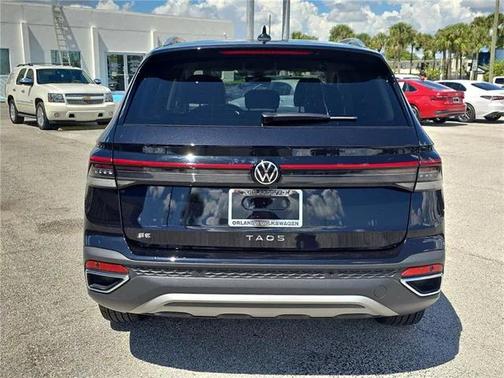 2025 Volkswagen Taos 1.5T SE