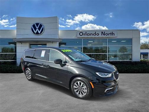 2023 Chrysler Pacifica Hybrid Touring L