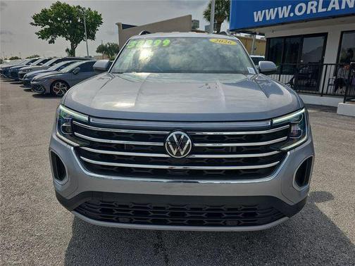 pure gray 2026 Volkswagen Atlas 2.0T SE w/Technology