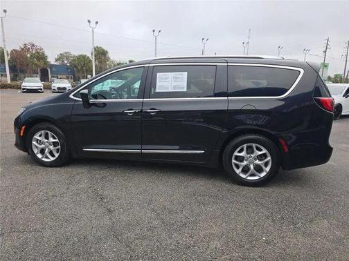 2020 Chrysler Pacifica Touring L