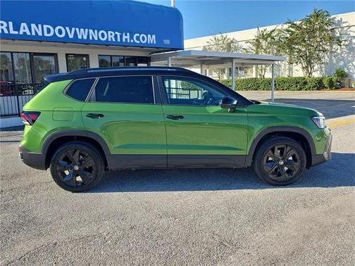 2026 Volkswagen Taos SE Black