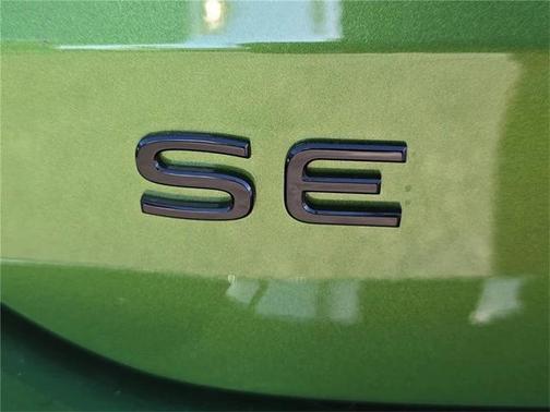 2026 Volkswagen Taos SE Black