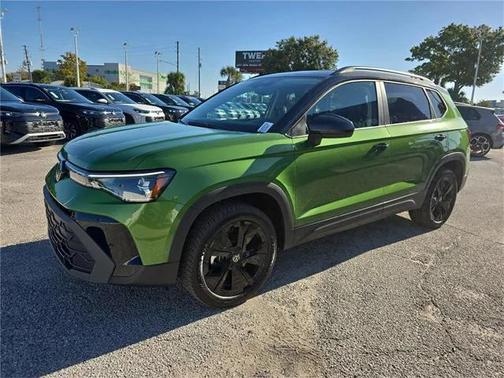 2026 Volkswagen Taos SE Black