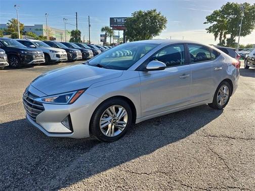 2020 Hyundai ELANTRA SEL