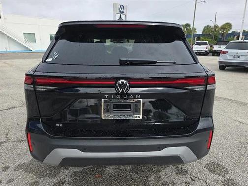 2025 Volkswagen Tiguan 2.0T SE