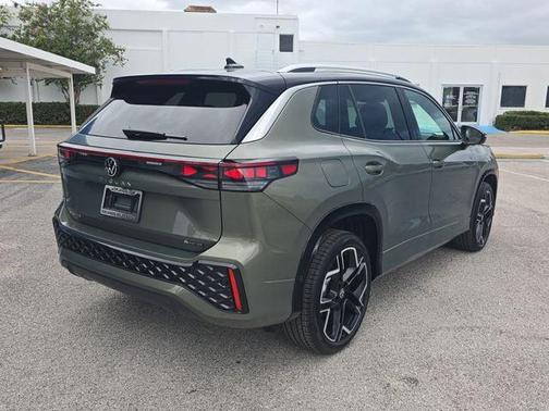 Avocado Green w/Deep Black Roof 2026 Volkswagen Tiguan 2.0T SEL R-Line 4MOTION