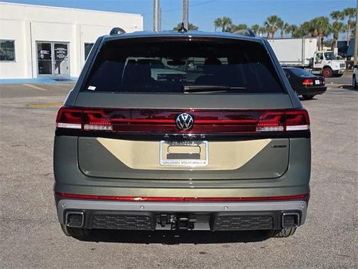 2025 Volkswagen Atlas 2.0T Peak Edition