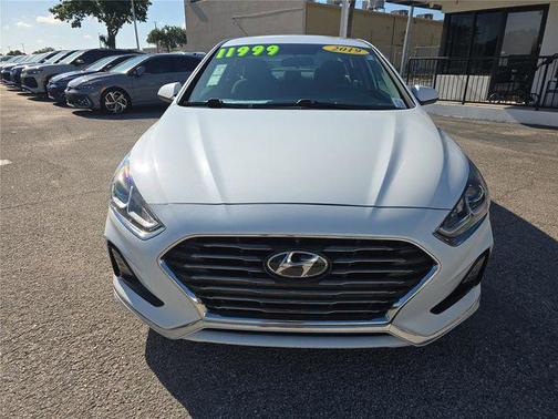 Quartz White Pearl 2019 Hyundai SONATA SE
